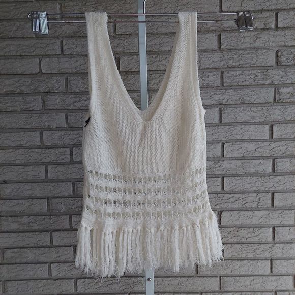 Line & Dot Cream Deep V-Neck Anemoi Fringe Sweater Tank Top NWT Medium - Picture 3 of 5